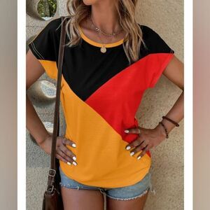 La Mode Crewneck Tshirt sz Med